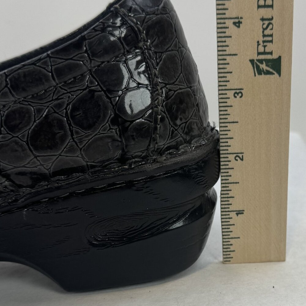 BOC Born Concept Womens Size 7 Gray Croc Faux Leather Peggy Slip On Clogs Shoes - Picture 13 of 15